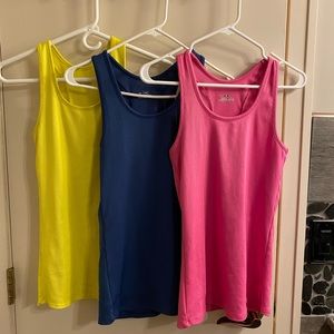 3 women’s under armor tanks